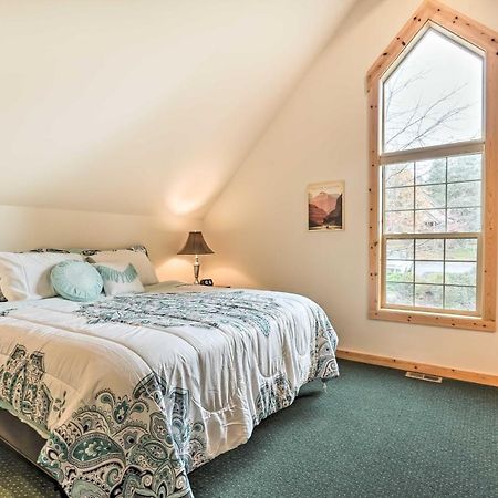 Chalet At Running Y Resort With Wraparound Deck! クラマス・フォールズ エクステリア 写真