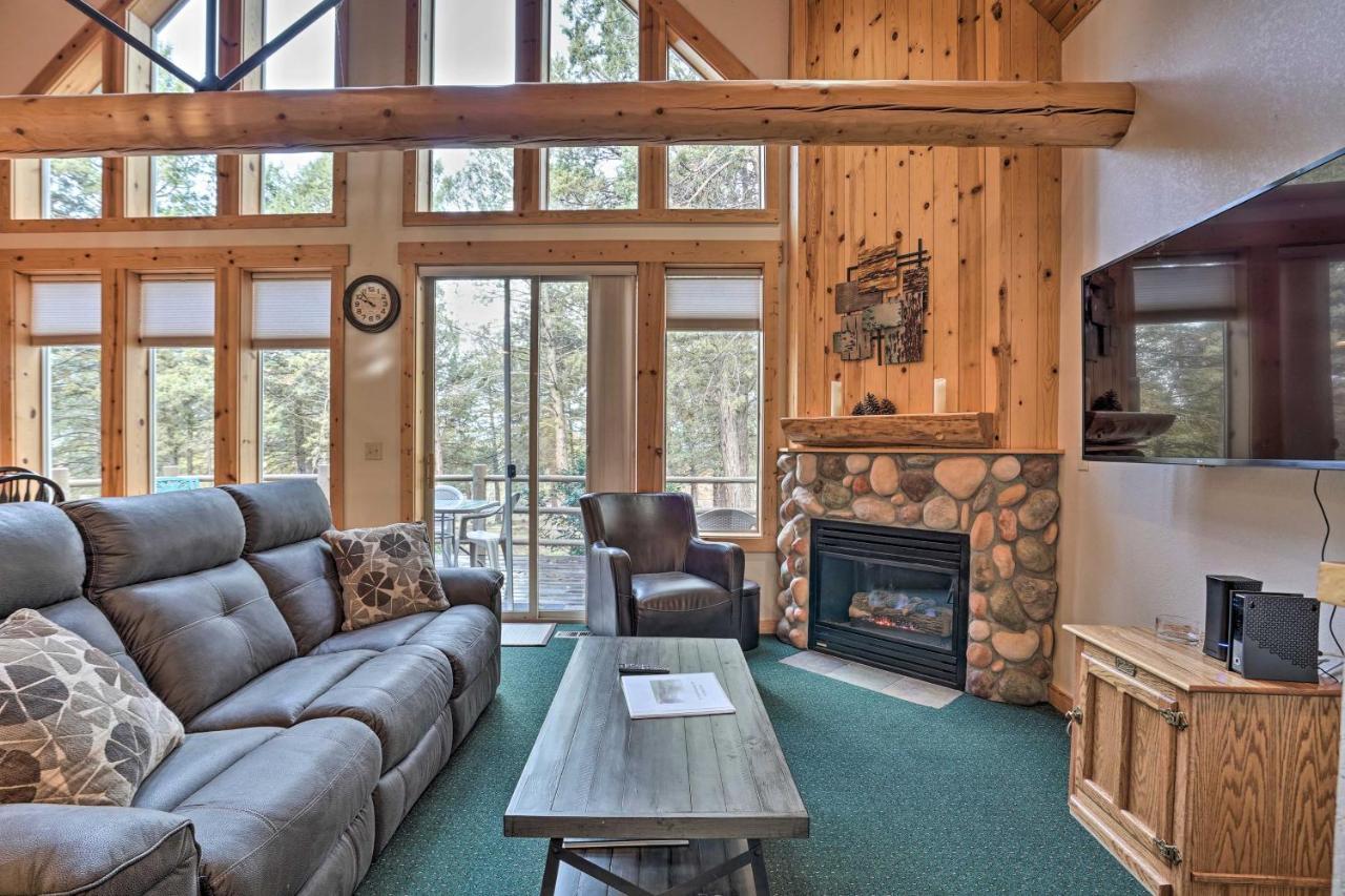 Chalet At Running Y Resort With Wraparound Deck! クラマス・フォールズ エクステリア 写真