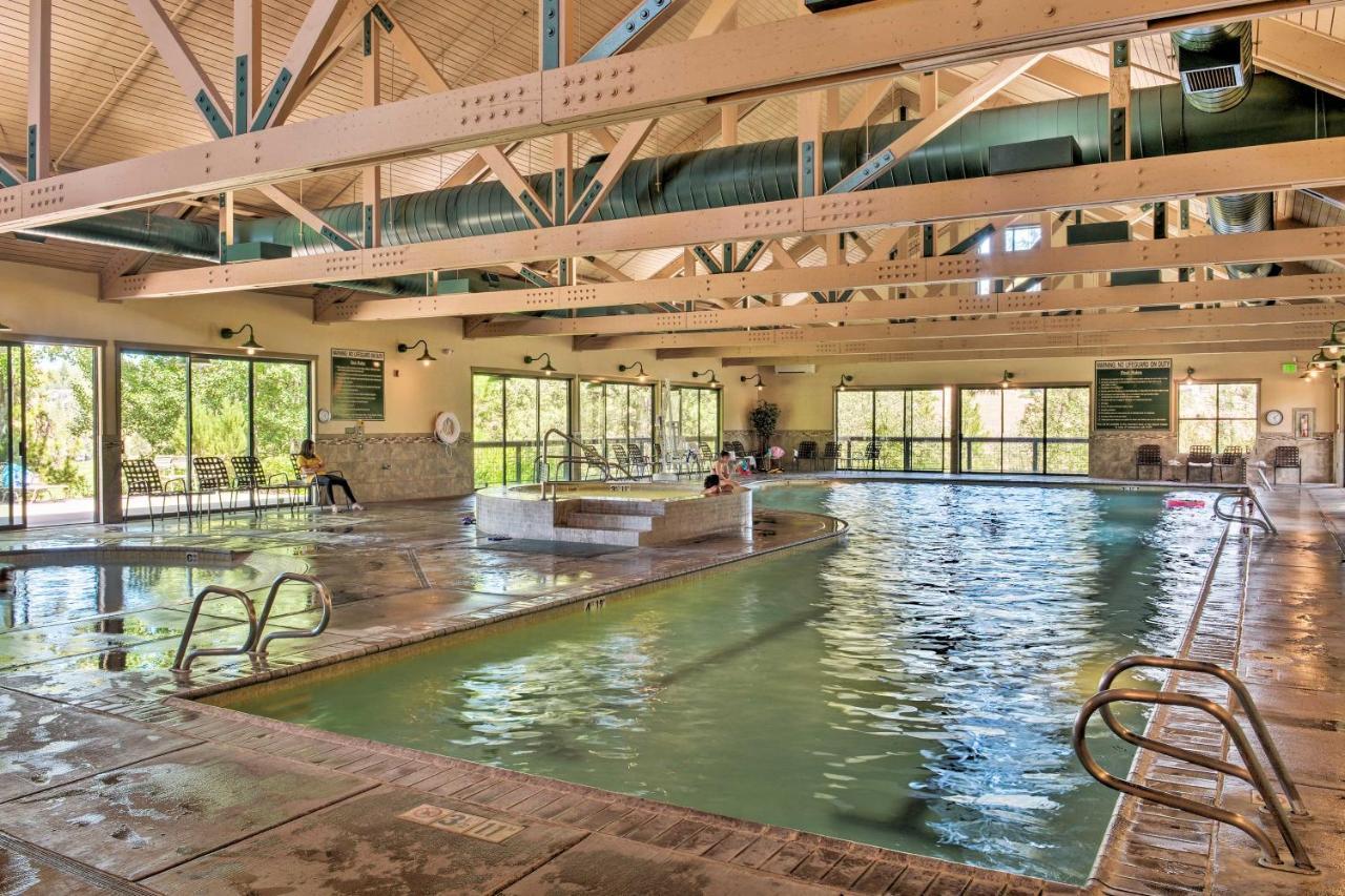 Chalet At Running Y Resort With Wraparound Deck! クラマス・フォールズ エクステリア 写真