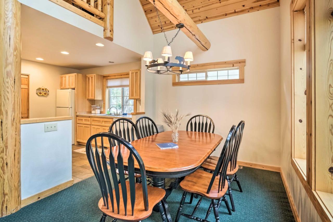 Chalet At Running Y Resort With Wraparound Deck! クラマス・フォールズ エクステリア 写真