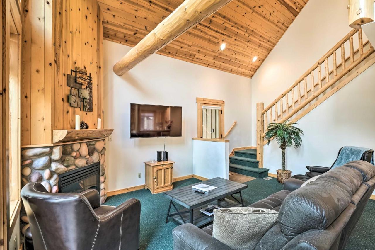 Chalet At Running Y Resort With Wraparound Deck! クラマス・フォールズ エクステリア 写真